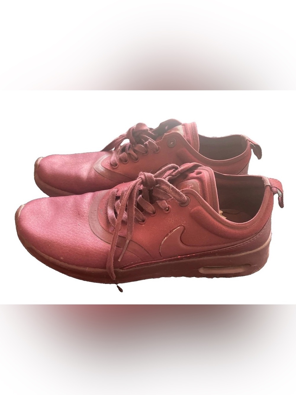 Nike Women’s Maroon Low-Top Sneakers size 8